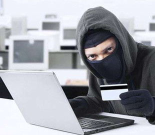 Шахраї розсилають повідомлення про збільшення до пенсії: попередження від ПФУ