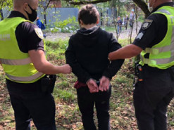 Фото виклав у Telegram: на Франківщині судитимуть підлітка, який жорстоко вбив своїх діда та бабу