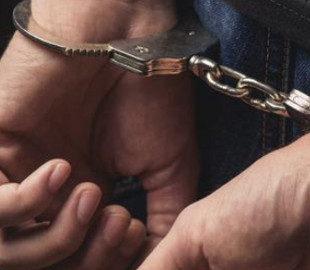 Хвастался перед девушками: в Киеве поймали парня, который обстрелял военную часть