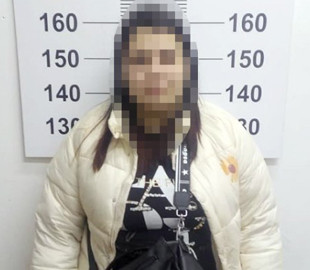 Оголошено про підозру рецидивістці, яка ошукала 78-річну пенсіонерку за схемою «ваш родич у біді»