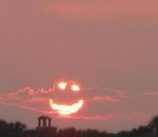 На чувство юмора жара не влияет: в Сети появились смешные фотожабы