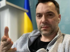 Арестович показав фото садистів серед російських окупантів