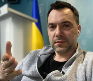 Арестович показав фото садистів серед російських окупантів