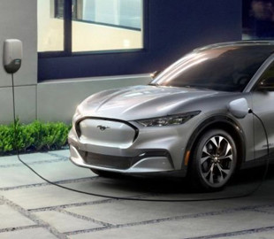 Ford в качестве компенсации за задержку с поставкой электромобилей предлагает бесплатную зарядку