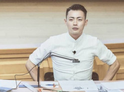 Преподаватель из Тайваня стал звездой соцсетей благодаря точным рисункам тела человека (Фото)