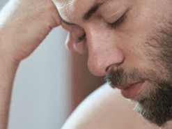 Находчивый отец придумал, как присмотреть за 4 детьми и при этом выспаться