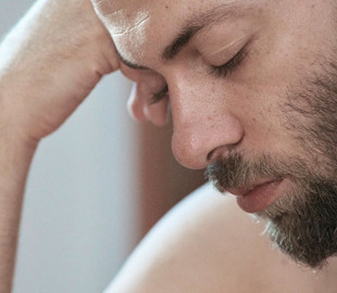 Находчивый отец придумал, как присмотреть за 4 детьми и при этом выспаться