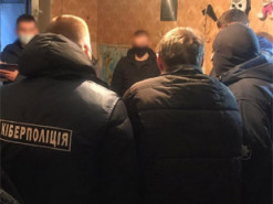 Кіберполіція викрила подружжя у виготовлені та продажі підроблених банкнот