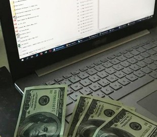 Мужчина через интернет продавал данные ГФС