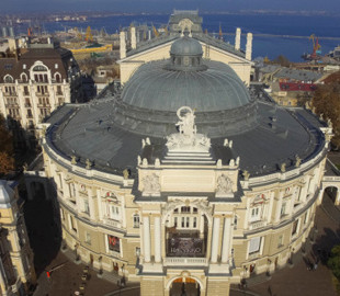 Кремінь вимагає очистити Одесу від неукраїнських вивісок