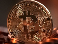 Готель у Дубаї почав приймати криптовалюту