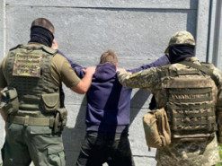 У Словʼянську затримали чоловіка за передачу інформації окупантам