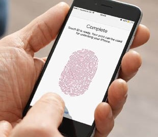 В iPhone можно добавить больше отпечатков пальцев, чем вы думаете