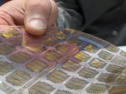 Дешевле некуда: как гибкий пластиковый микрочип создаст новый "интернет всего"