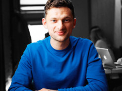 Бумага наносит ответный удар. Автор идеи "цифровизации" Украины Дмитрий Дубилет порезался в Кабмине о лист А4