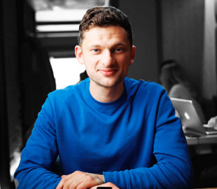 Бумага наносит ответный удар. Автор идеи "цифровизации" Украины Дмитрий Дубилет порезался в Кабмине о лист А4