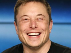 Илон Маск провел обзор свежих мемов у PewDiePie. Его реакция тоже стала мемом