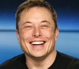 Илон Маск провел обзор свежих мемов у PewDiePie. Его реакция тоже стала мемом