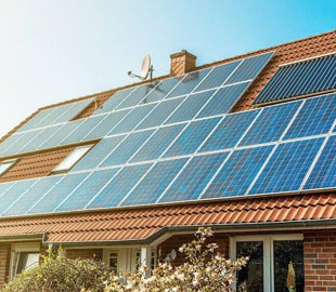 Китайські компоненти у сонячних панелях можуть спричинити блекаут