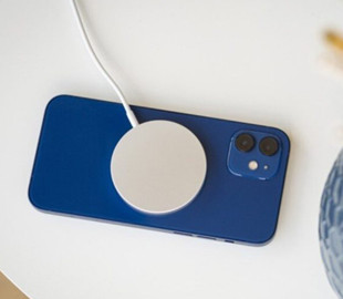 Нова версія iOS подвоїла потужність бездротової зарядки iPhone