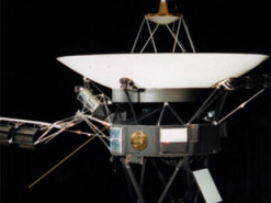 NASA постепенно начнет отключать «Вояджеры»