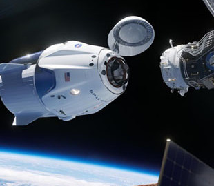 Россия договаривается о полетах космонавтов на Crew Dragon