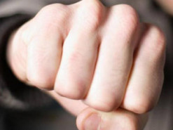 В Одессе двое парней напросились в гости к новому знакомому и ограбили его