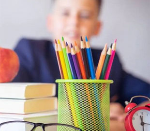 "Дистанційка" чи парти: хто обиратиме форму навчання в школах в умовах війни