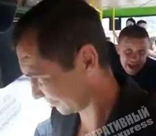 Под Днепром двое мужчин украли телефон у ребенка в маршрутке