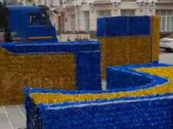 Росіянка влаштувала епічний скандал у Ростові через синьо-жовті декорації