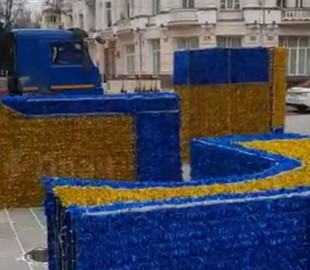 Росіянка влаштувала епічний скандал у Ростові через синьо-жовті декорації