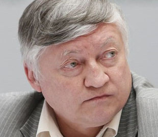 У РФ депутат Путіна впав біля Держдуми: його госпіталізовали, він у комі