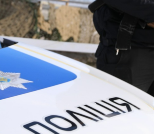 Чоловік віддав шахраю 13 тисяч доларів за “допомогу з виїздом за кордон”