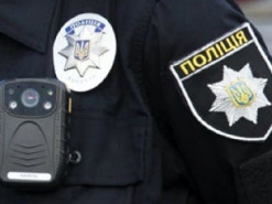 Створив фейковий сайт та ставив фальшиві печатки: власник турагенцій торгував підробними ПЛР-тестами