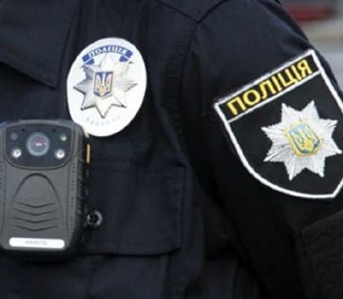 Створив фейковий сайт та ставив фальшиві печатки: власник турагенцій торгував підробними ПЛР-тестами