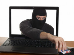 У чоловіка, який шукав роботу за кордоном, шахраї видурили понад 35 тисяч гривень