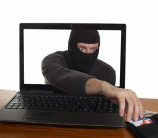 У чоловіка, який шукав роботу за кордоном, шахраї видурили понад 35 тисяч гривень