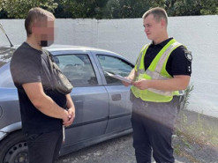 Зловмисник продав авто, яке взяв у прокаті «на потреби ЗСУ»