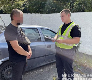 Зловмисник продав авто, яке взяв у прокаті «на потреби ЗСУ»