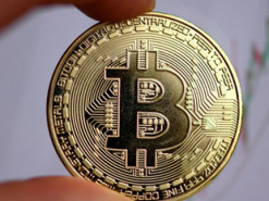 Цена Bitcoin впервые с октября превысила 10 тысяч долларов