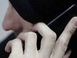 Шахраї масово “блокують” українцям картки та крадуть гроші