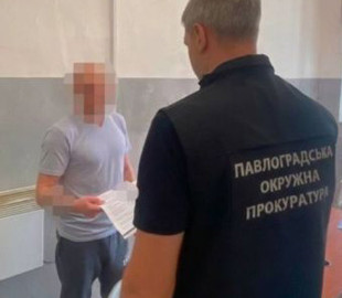 На Дніпропетровщині шахрай спустошував картки військових