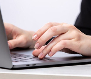 Жінка видурила у інтернет-кавалера 85 тисяч гривень