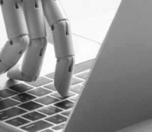 Microsoft увольняет журналистов, чтобы заменить их искусственным интеллектом