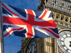 Британія думає над суворою забороною на використання соцмереж для дітей