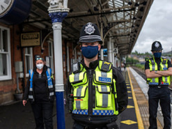 Британия обвинила Россию в попытке похитить данные о вакцине от коронавируса