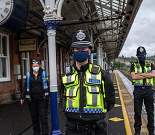 Британия обвинила Россию в попытке похитить данные о вакцине от коронавируса