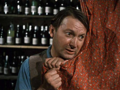 Суд наказал украинку, которая пыталась перепродать поддельный алкоголь из интернета