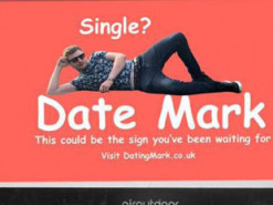 Мужчина разместил свое фото на билборде, чтобы найти любовь: как сработал метод