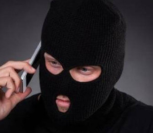 У украинцев выманивают деньги, суля работу в Европе: от аферистов страдает каждый пятый
